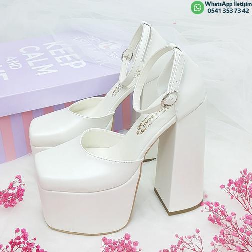 16 Cm High Platform Heeled Closed Front Slightly Curved Very Comfortable Bridal Shoes
