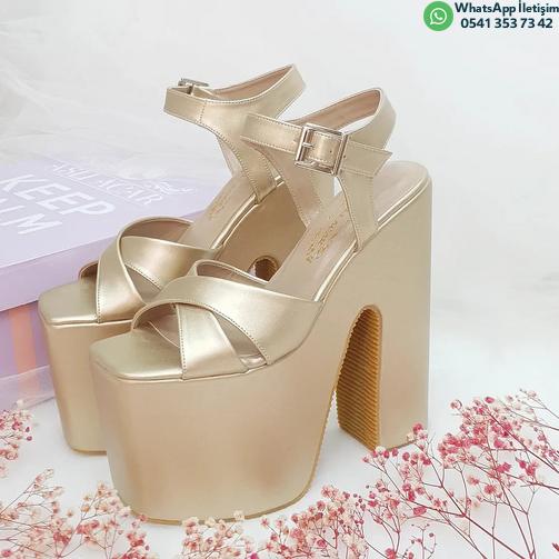 18 cm High Wedge Heel Model with Slightly Sloping Platform and Gold Color Henna & Engagement Shoes
