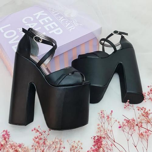 Black Low-Sloped Platform 18 cm High Wedge Heel Model for Women's Engagement Shoes