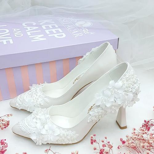8 cm Low Heel, Floral Detail, Custom Designed, Very Comfortable Stiletto Wedding Shoes