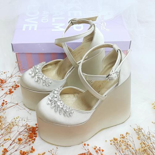 Nude Color Satin Crystal Stone Detailed Wedge Heel Women's Evening Dress Wedding Shoes
