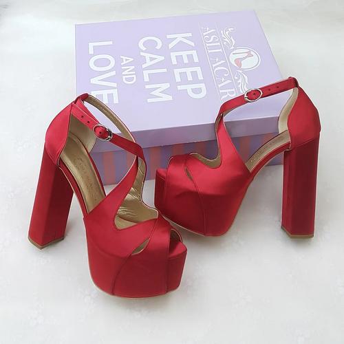 15 Cm Rahat Topuklu Kırmızı Renk Saten Nişan Ayakkabısı