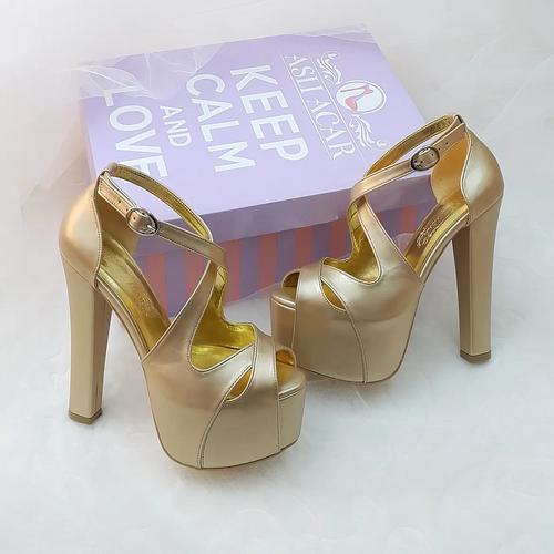 15 Cm Topuklu Altın Renk Çapraz Bantlı Nişan Ayakkabısı