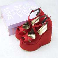 15 Cm Rahat Dolgu Topuk Kırmızı Saten Kına Ayakkabısı