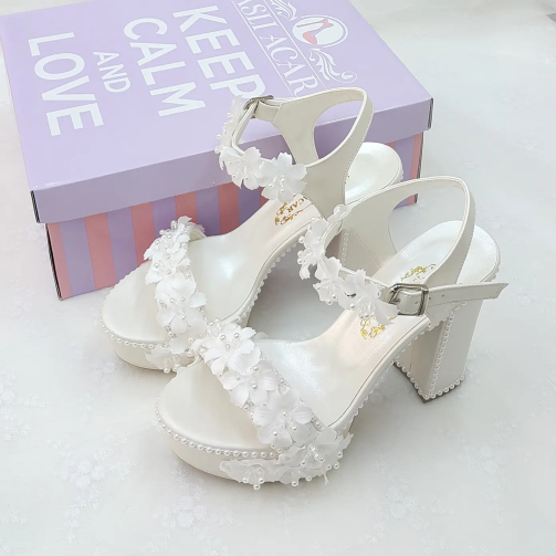 11 Cm Rahat Topuklu Çiçek Tasarımlı Gelin Ayakkabısı