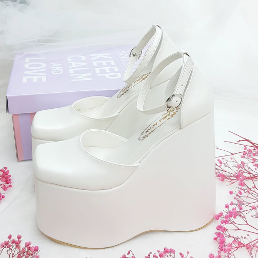 16 cm High Heeled Very Comfortable Closed Toe Wedge Heel Bridal Shoes for Country Weddings