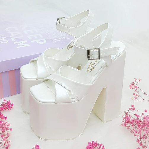 18 Cm High Heeled Slightly Curved Very Comfortable Cross Strap Bridal Shoes