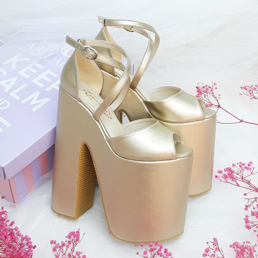 20 Cm High Wedge Heel Model Slightly Curved Gold Color Engagement Shoes