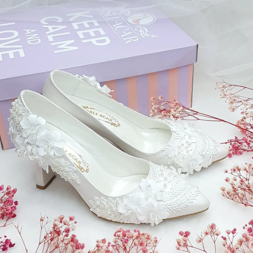 8 cm Low Heel, Floral Detail, Custom Designed, Very Comfortable Stiletto Wedding Shoes