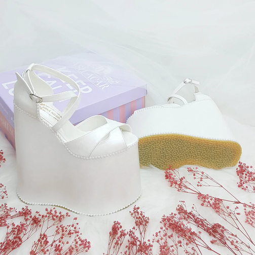 Special Design Wedge Heel Model High Heeled Comfortable Wedding Shoes for Brides