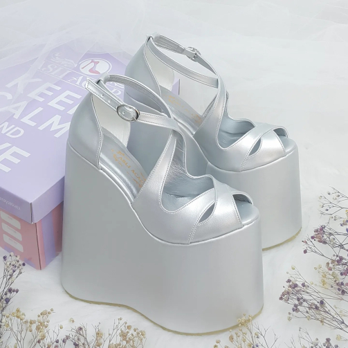 18 Cm Dolgu Topuk Gümüş Renk Rahat Nişan & Kına Ayakkabısı